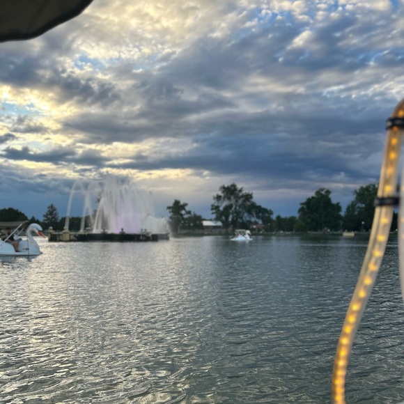 Meet your Posher, SasseeSeconds - Picture 3 of 3